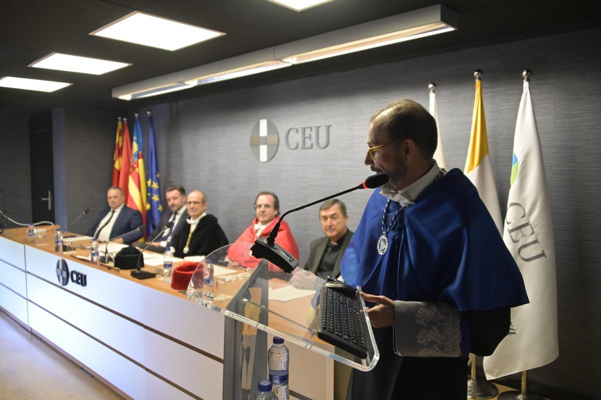Apertura del curso en el CEU