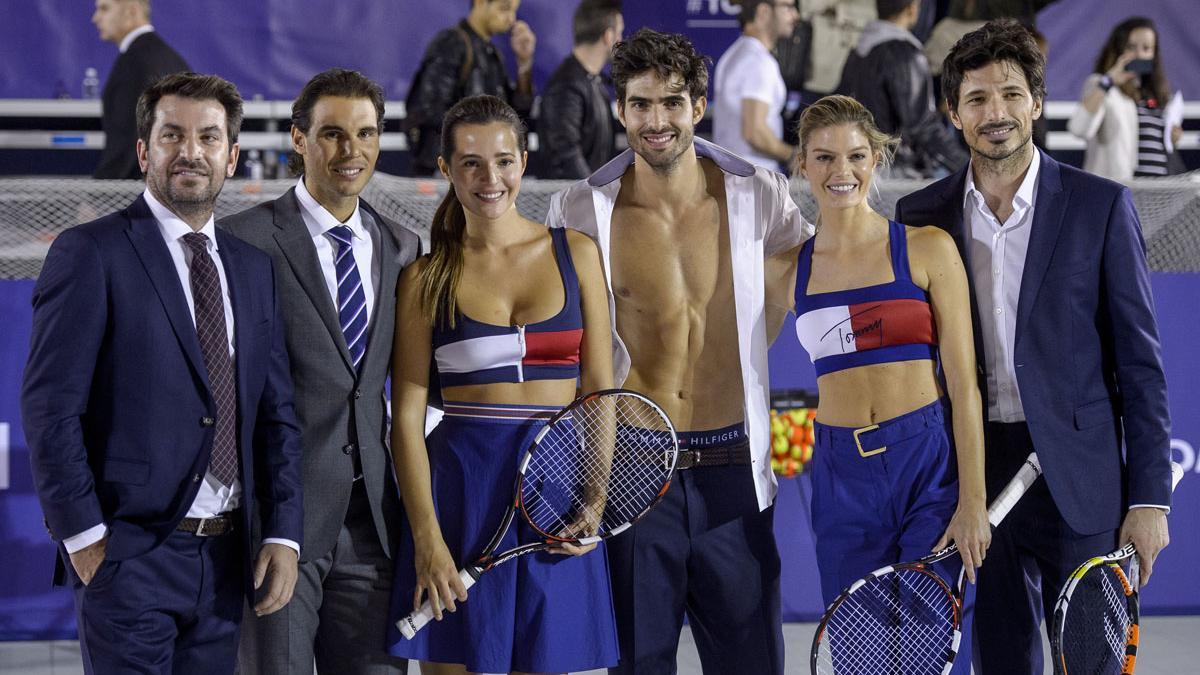 Los modelos junto a Rafa Nadal y Arturo Valls durante el evento de Tommy Hilfiguer