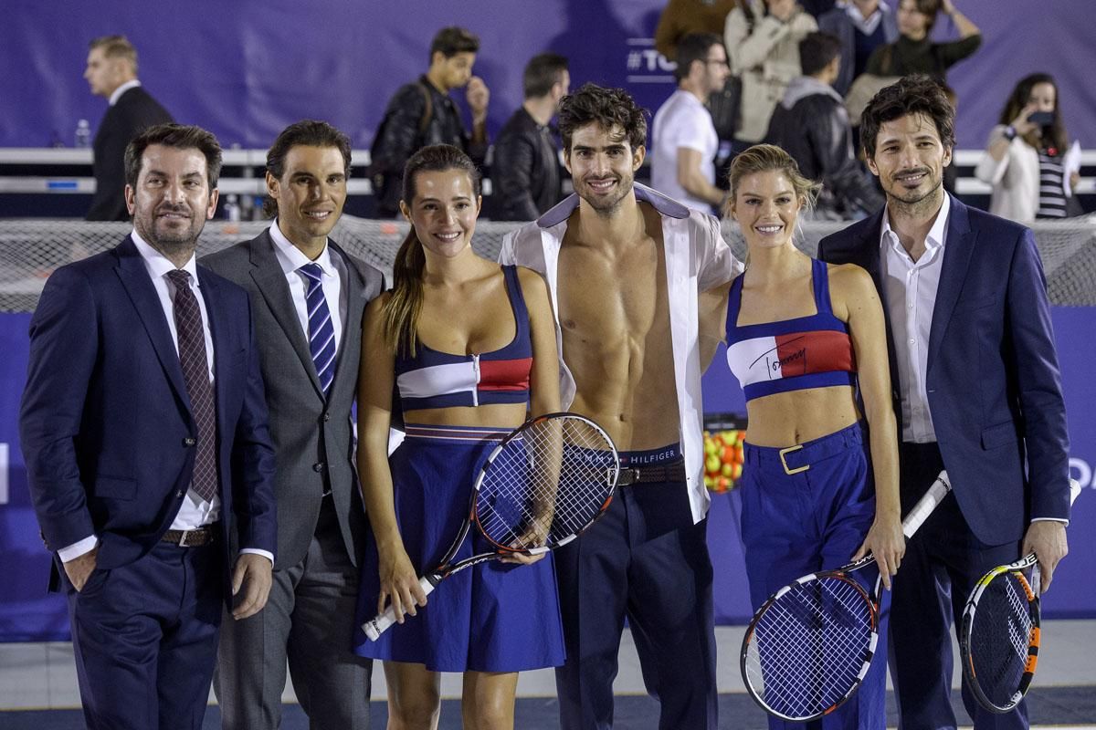 Los modelos junto a Rafa Nadal y Arturo Valls durante el evento de Tommy Hilfiguer