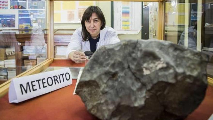 Anna García, en el Museo de Geología de la Universitat.