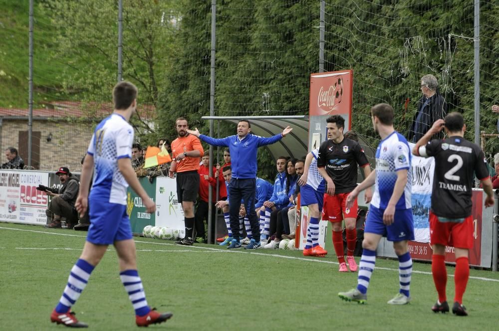 El partido entre el Tuilla y el Langreo, en imágenes