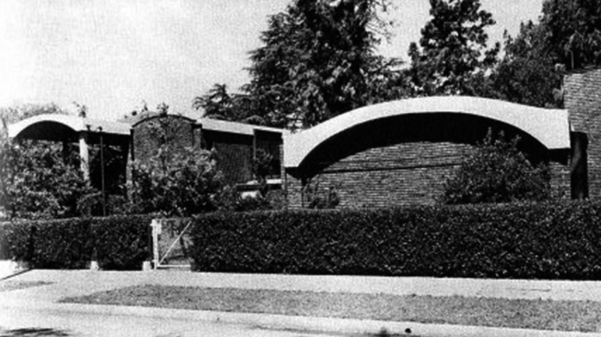 Grupo de casas en Martínez (Buenos Aires) proyectadas por Bonet