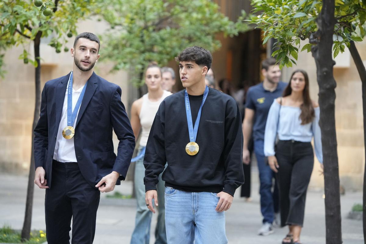 Imagen de archivo de Joan Garcia y Pau Cubarsí para ilustrar una noticia sobre los recientes robos en sus casas.