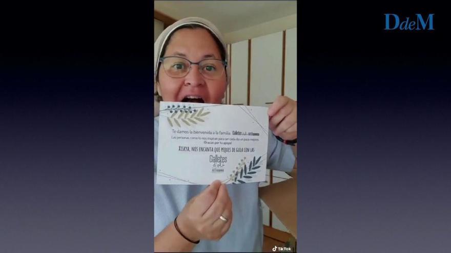 Xiskya Valladares, la monja tuitera que se entusiasma con las galletes d'oli de Artà