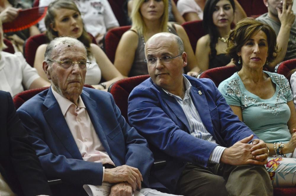 Fernández Albor se convirtió en centenario el pasado mes de septiembre. Fue presidente gallego entre 1982 y 1987, cuando fue desalojado por una moción de censura, y posteriormente fue eurodiputado.