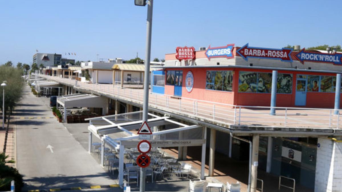 Locales de la zona comercial del Puerto de Mataró.