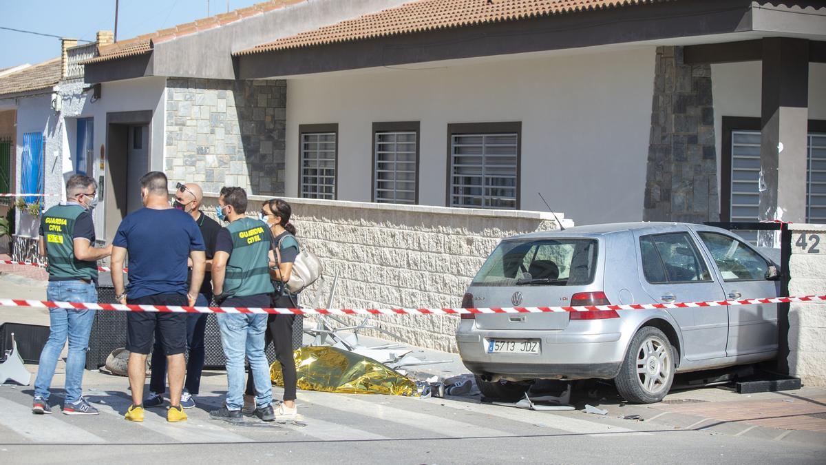 Investigadores, en el lugar del suceso el día de los hechos.