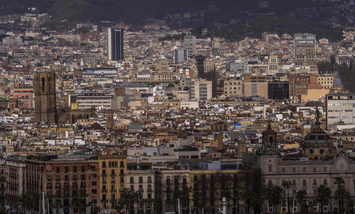 Les empreses van vendre 45.000 pisos més dels que van comprar