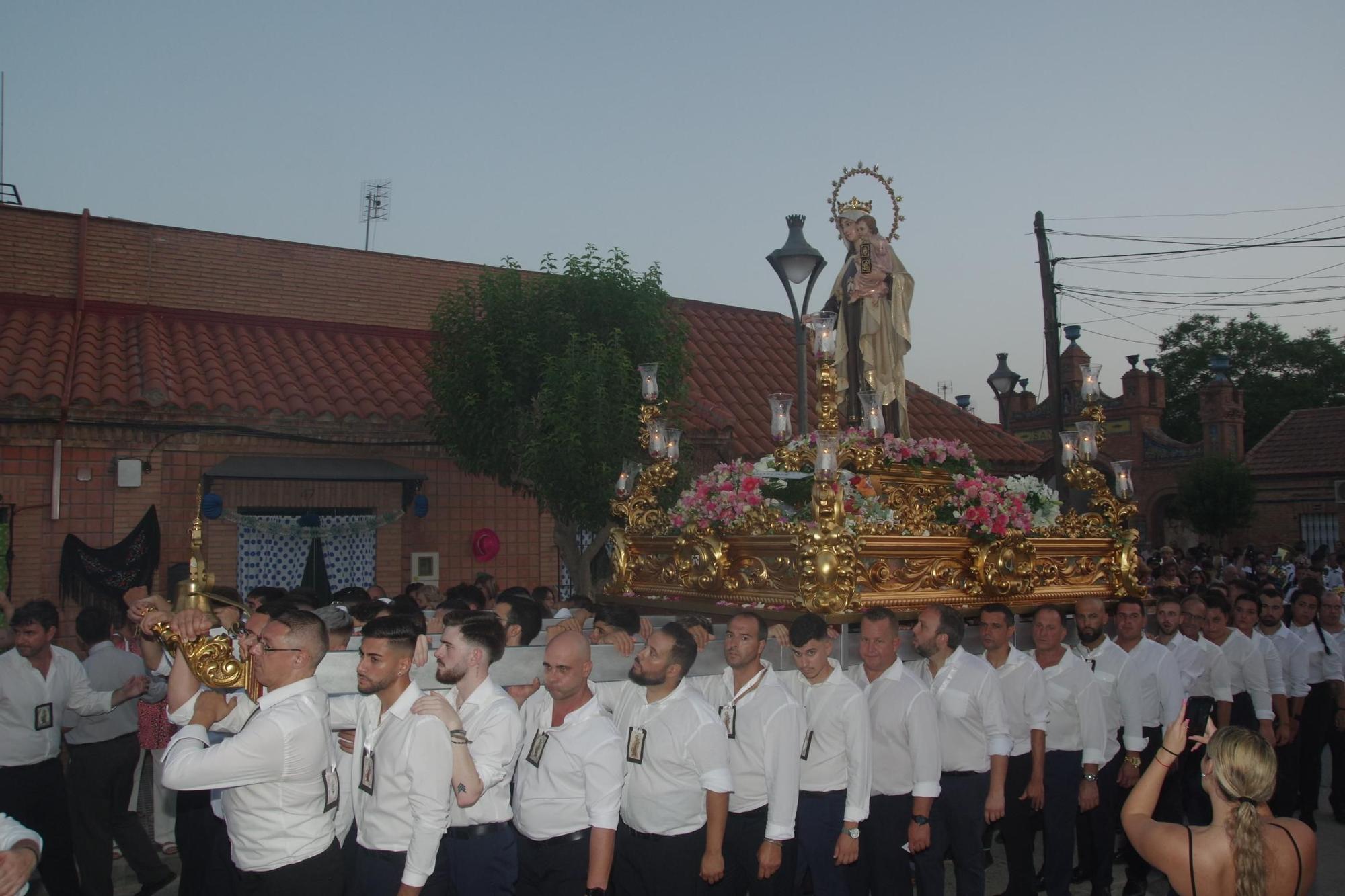 La procesión de la Virgen del Carmen de la Colonia de Santa Inés 2023, en imágenes