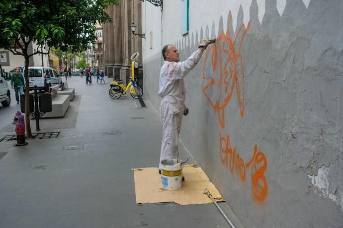 10-05-18. LAS PALMAS DE GRAN CANARIA.  PINTADAS ...