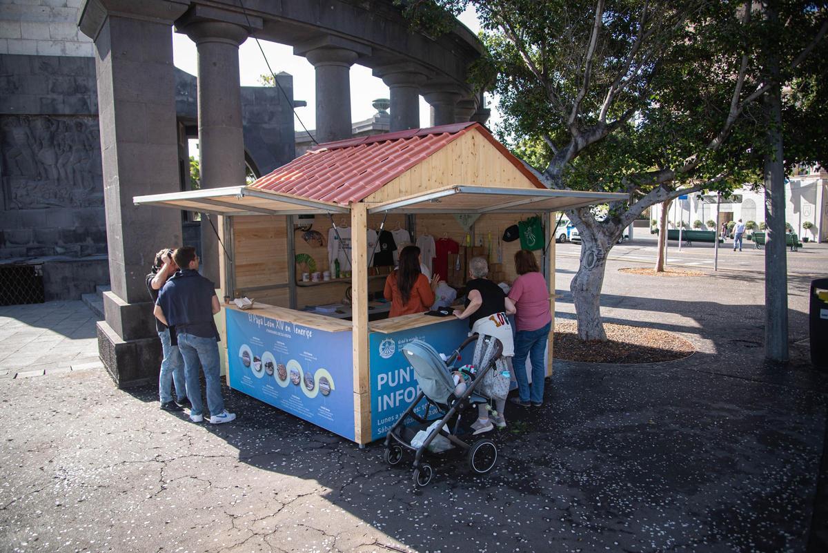 Abre en Santa Cruz una información de la visita del papa a Tenerife Abre en Santa Cruz una información de la visita del papa a Tenerife