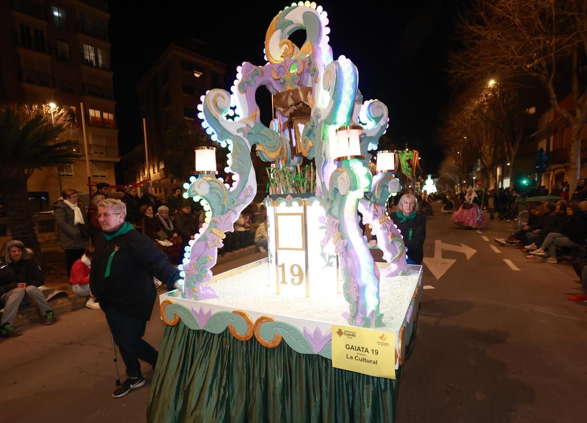 Desfile de gaiatas de las fiestas de la Magdalena de Castelló.