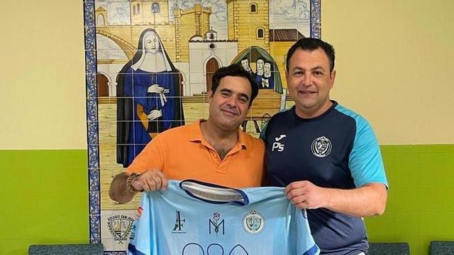 Miguel Ángel Burgos, director de Anfares, y Agustín Márquez, del CD Colegio San José..