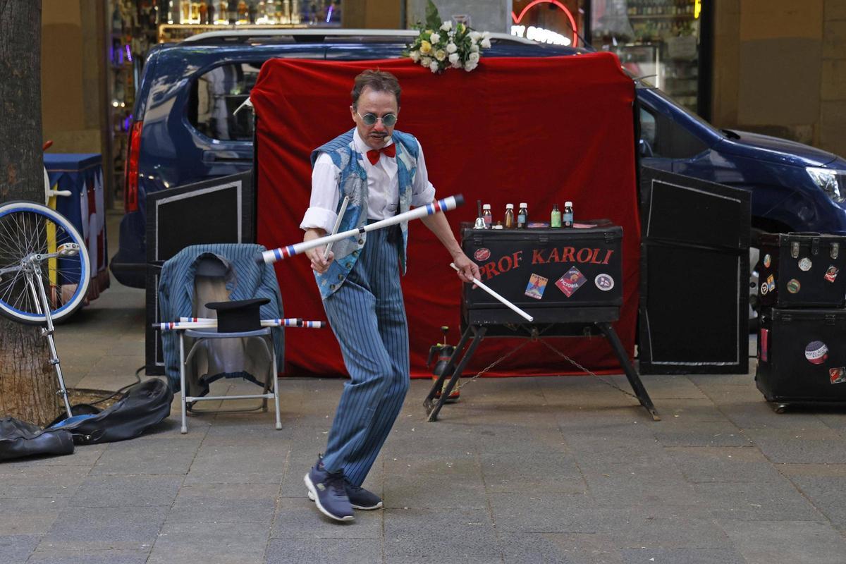 Fotos de les Festes de Primavera, amb espectacles de circ i la trobada de sacaires
