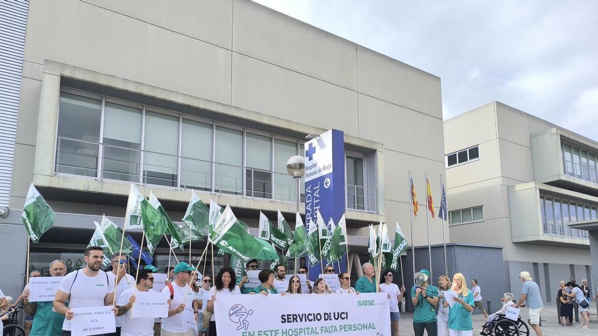 Protesta de personal de Enfermería en el hospital de Gandia