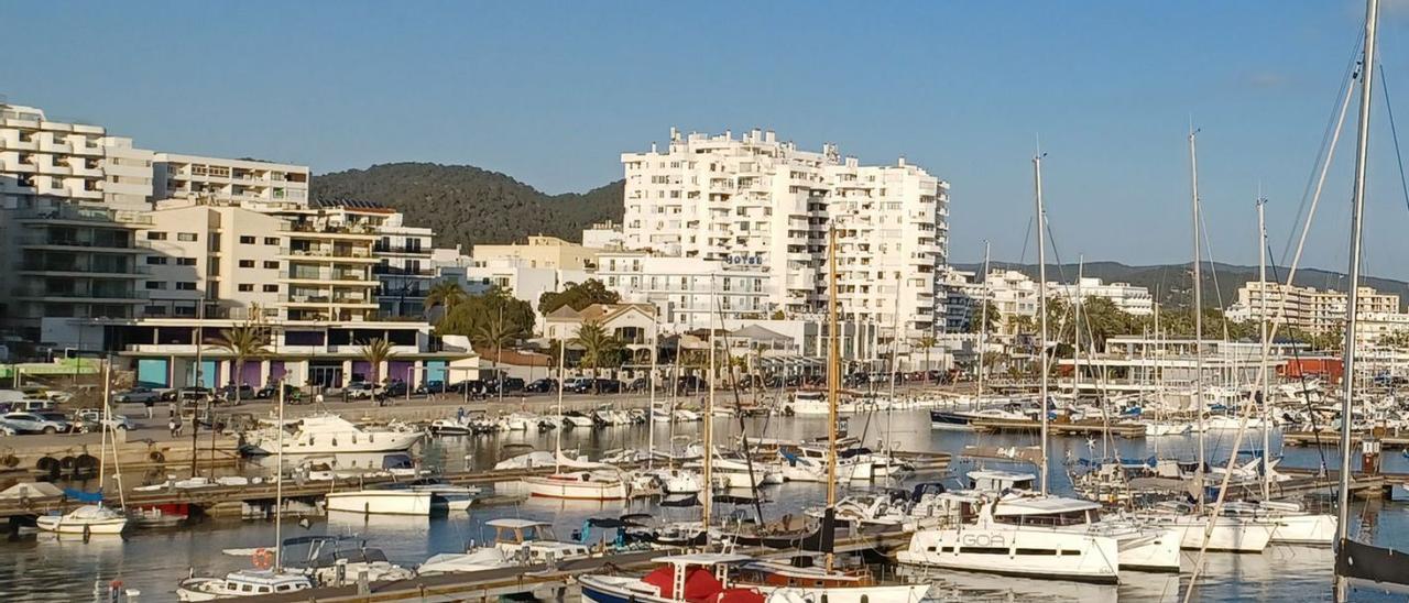 Vista parcial del puerto de Sant Antoni. | C.NAVARRO