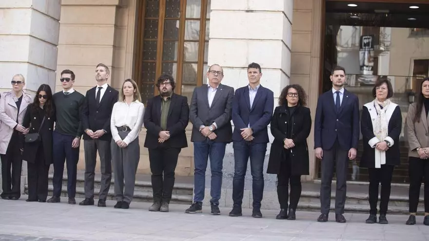 Minuto de silencio en honor a Arturo Torró en Gandia.