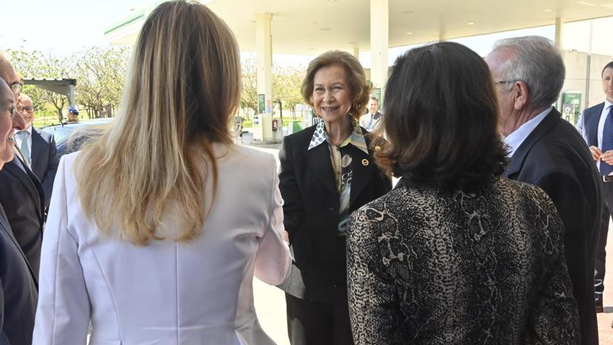 Imágenes l Selfies, aplausos y comida en el Grau; las anécdotas de la visita de la Reina Sofía a Castellón