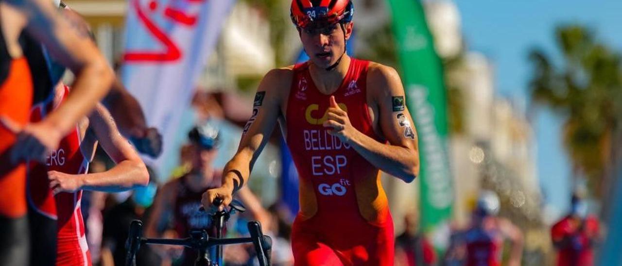 Igor Bellido campeón mundo junior triatlon