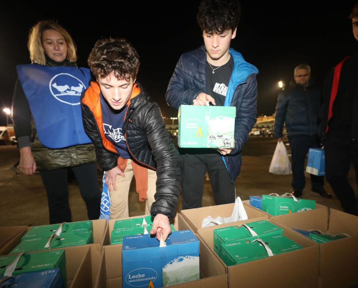 Symmachiarii y el Banco de Alimentos de Asturias, juntos contra el hambre | LUISMA MURIAS