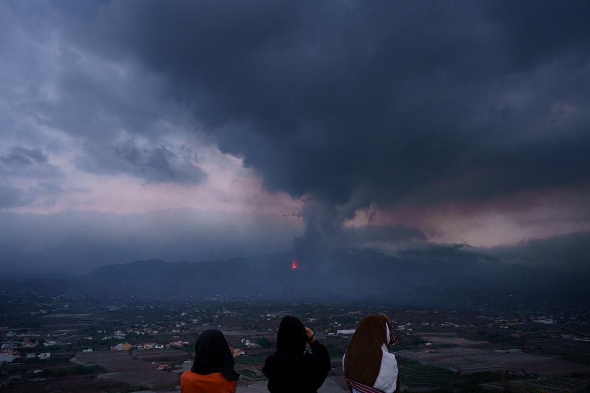 Se incrementa la actividad explosiva de las bocas del volcán de La Palma