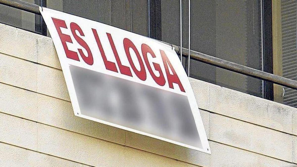 Un cartell d'"Es lloga".