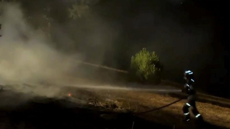 VIDEO | Un nuevo incendio intencionado alerta a los vecinos de Las Vaguadas