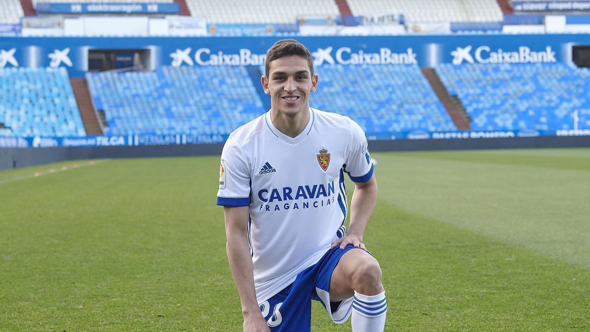 Juan Sanabria, defensor uruguayo, en su presentación con el Real Zaragoza en la 20/21