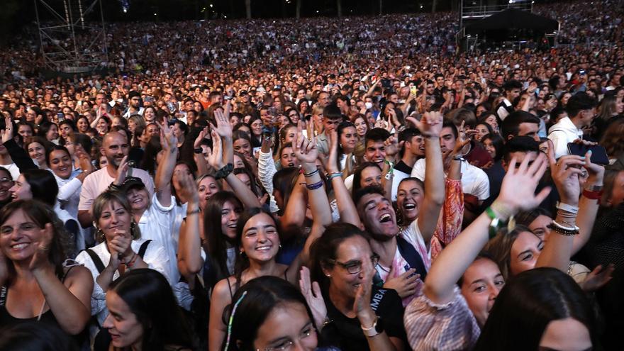 El público abarrotó el parque en el concierto de Dani Martín