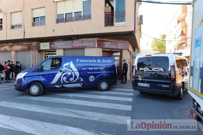 Muere de una cuchillada en el cuello un hombre en un bar de Puente Tocinos