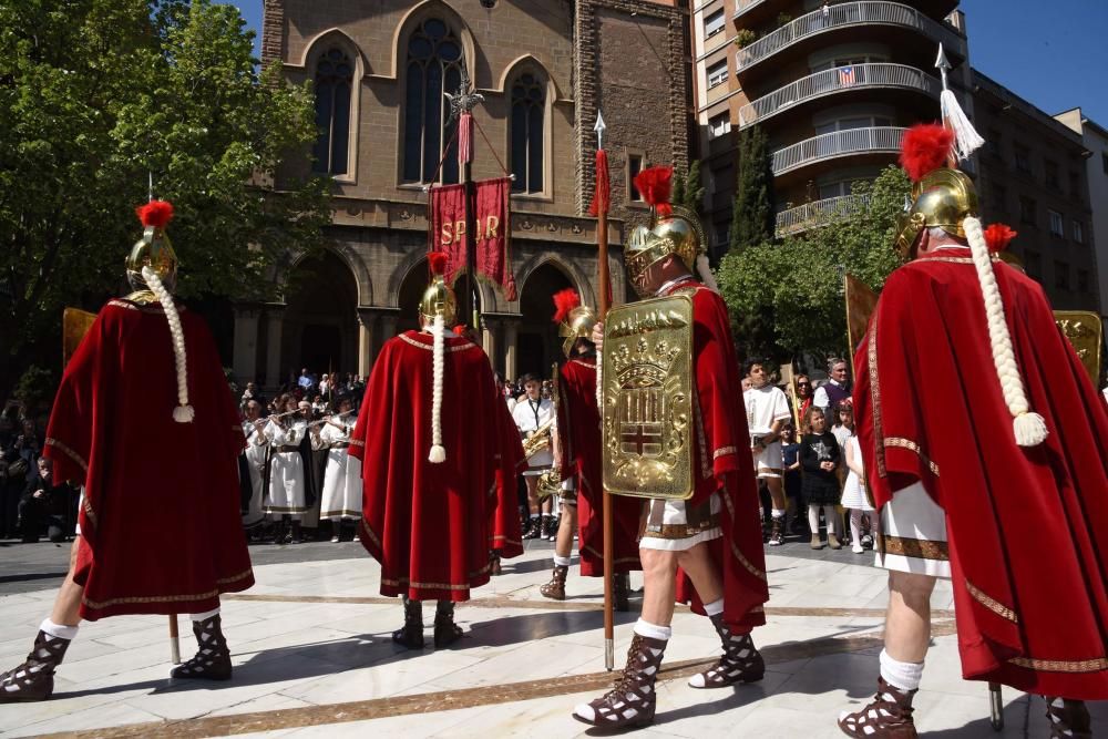 Benedicció de Rams davant l'església de Crist Rei de Manresa i desfilada dels Armats
