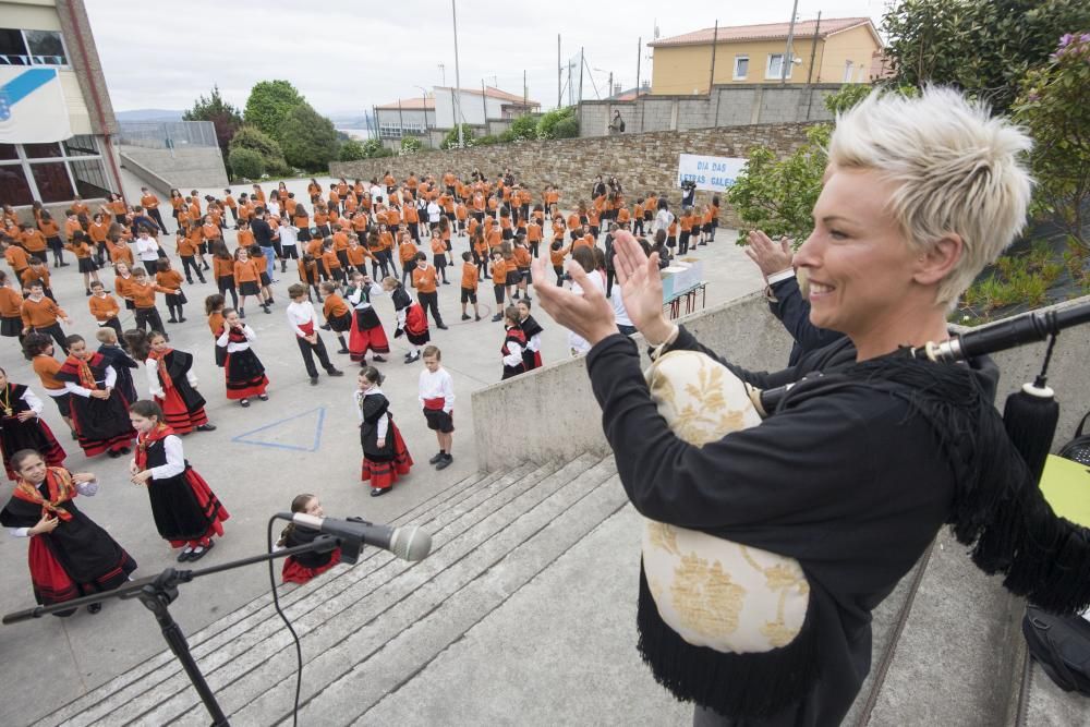 Susana Seivane visita el colegio Franciscanas con motivo del Día das Letras