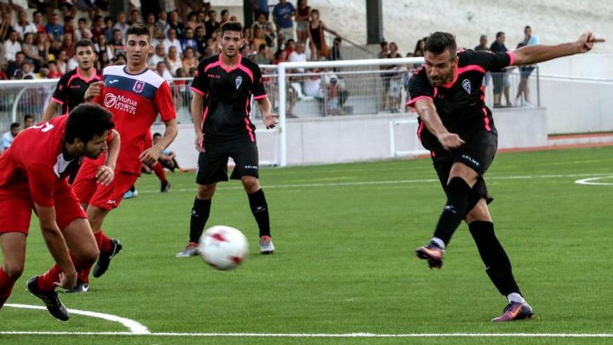 El Alcoyano se impone al Contestano con un solitario gol de David Torres