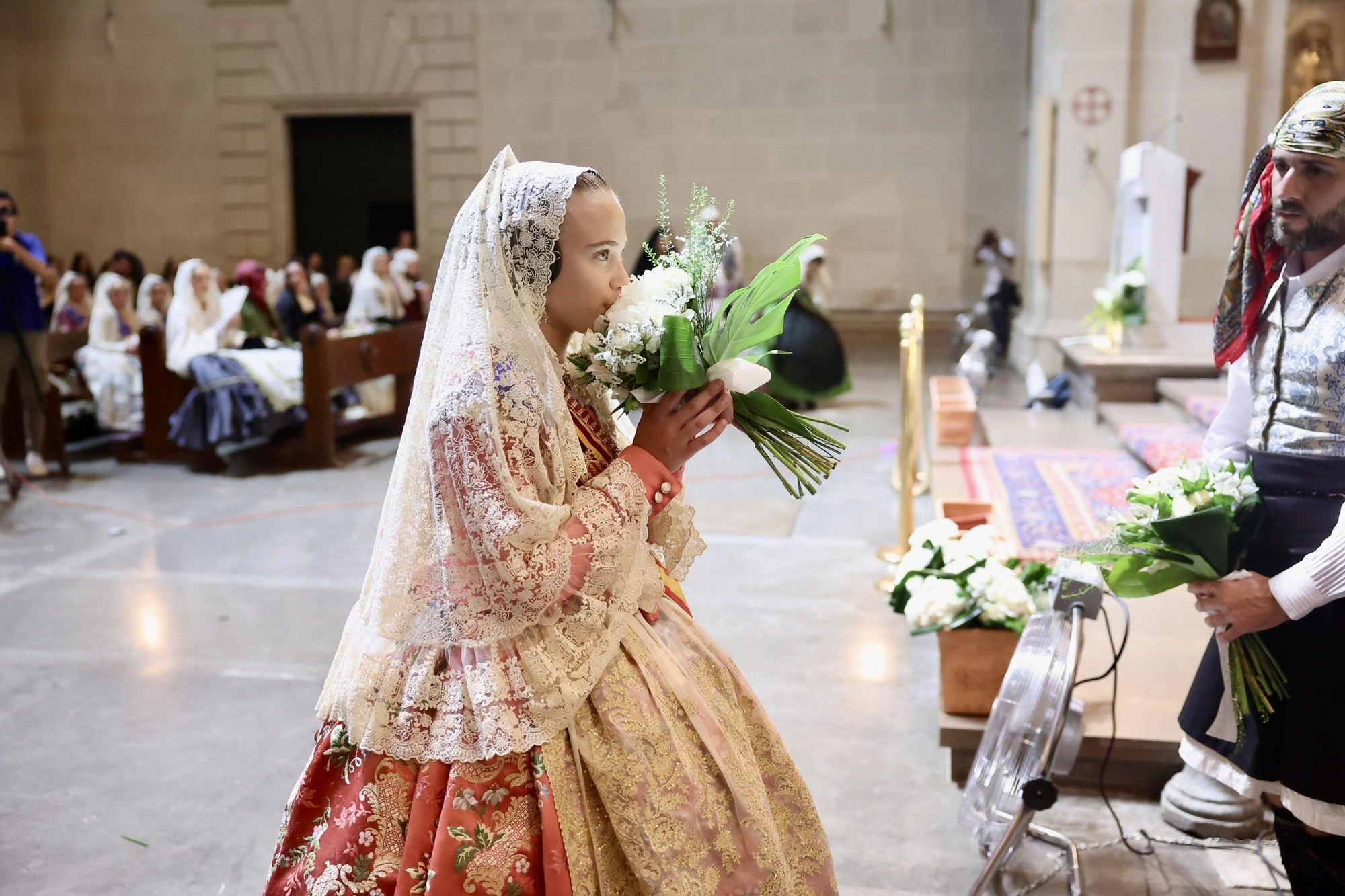 Primera jornada de Ofrenda de las Hogueras de Alicante
