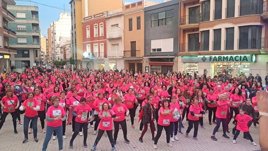 Aspecto que presentaba la plaza Major de Tavernes en la Cursa de la Dona
