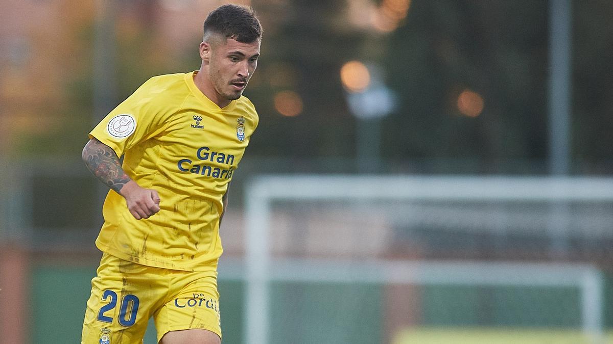 El canterano Joel del Pino, ante el Teruel en Copa.