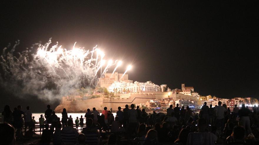 Así estalla el barroco: el piromusical de Peñíscola que convierte el cielo en una ópera de fuego