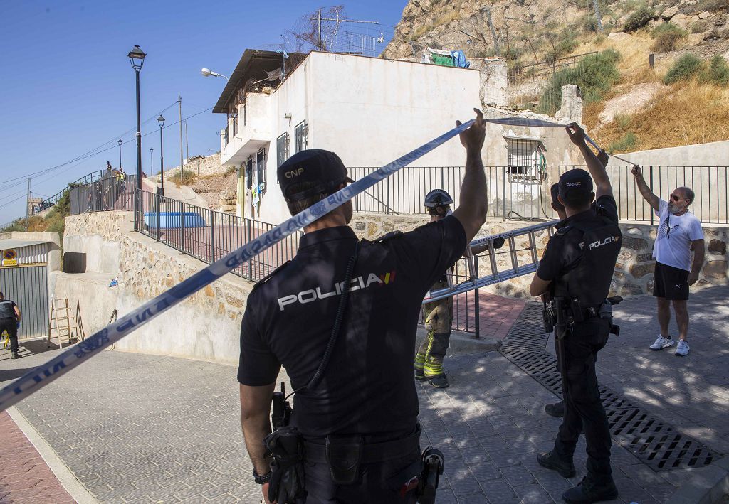 Encuentran muerto a un vecino de Lorca desaparecido encajado en el hueco entre dos casas