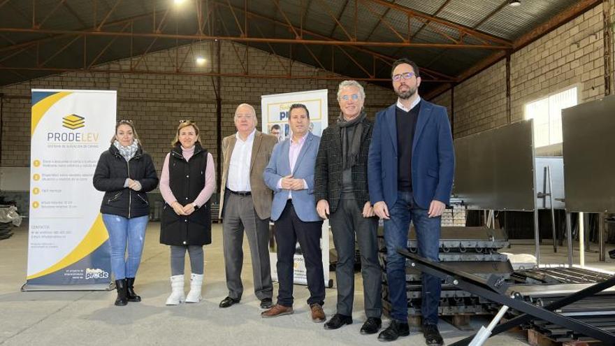 Inauguración de la fábrica de elevadores eléctricos de camas en Peñarroya-Pueblonuevo.