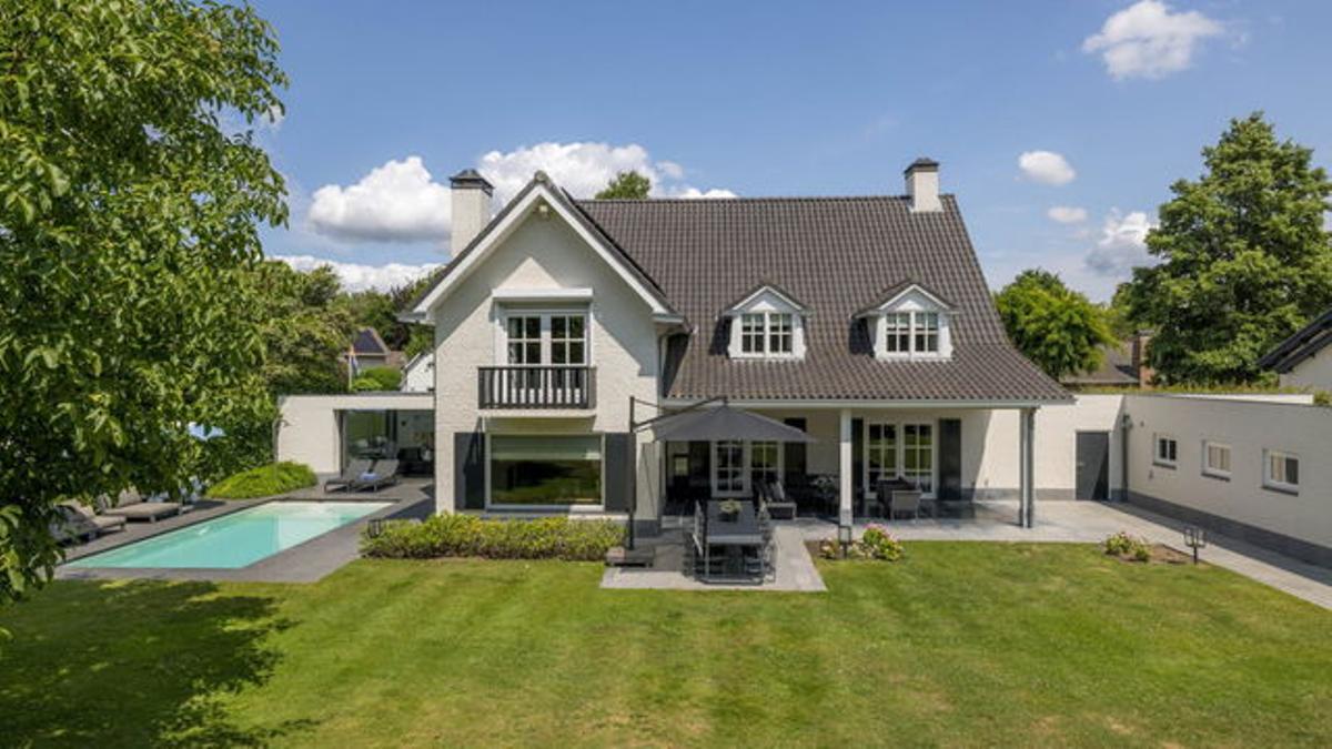 La villa de Frenkie de Jong en Berkel.