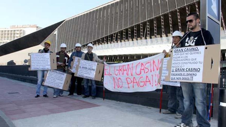 Els treballadors protesten.