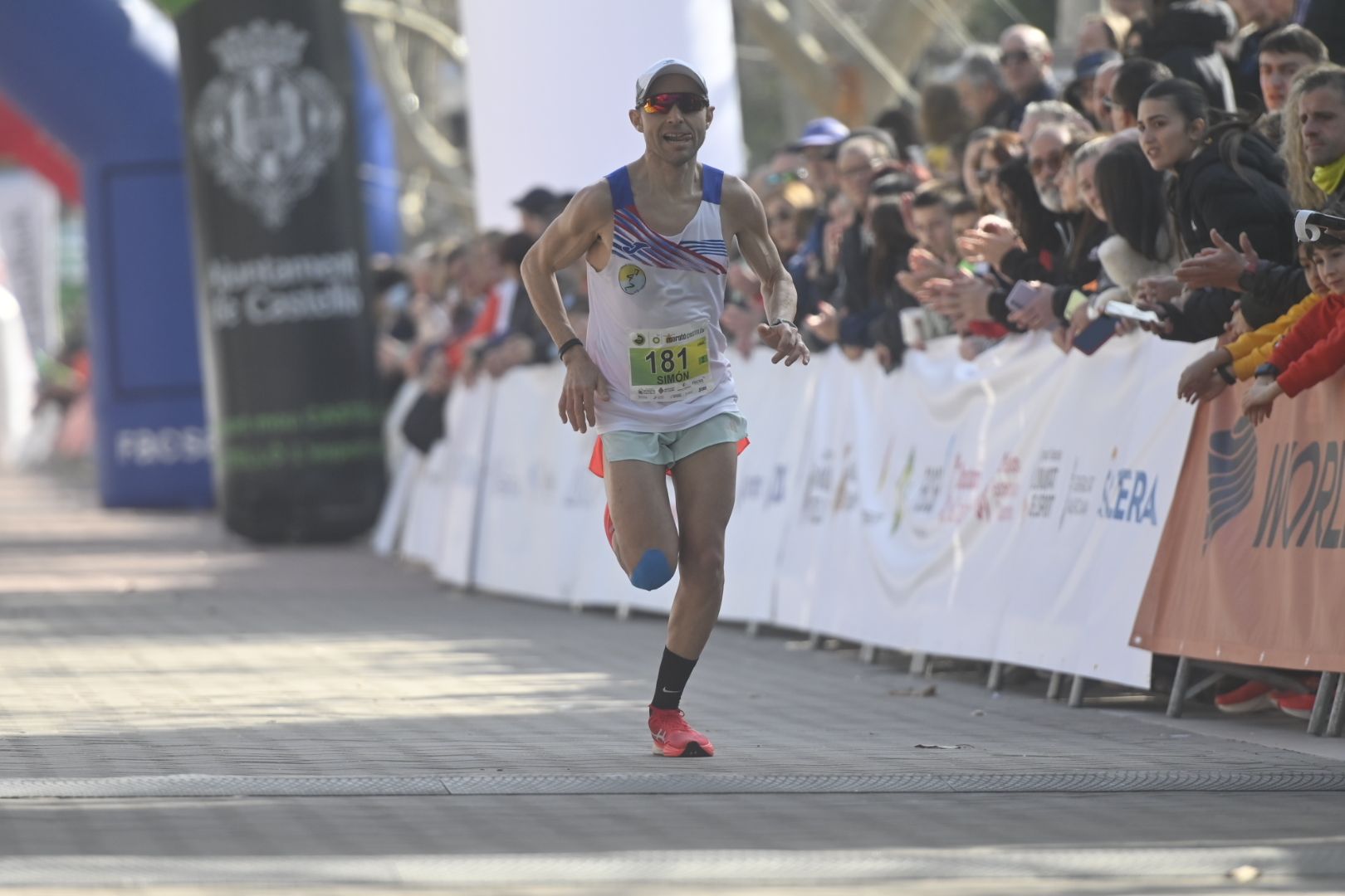 Algunas de las mejores celebraciones en meta del Marató bp Castelló