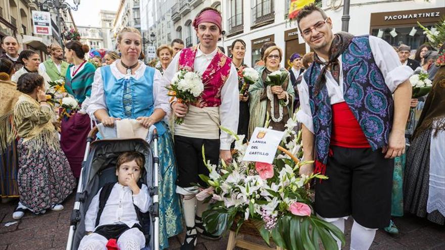 una palenciana debutante en la ofrenda de flores