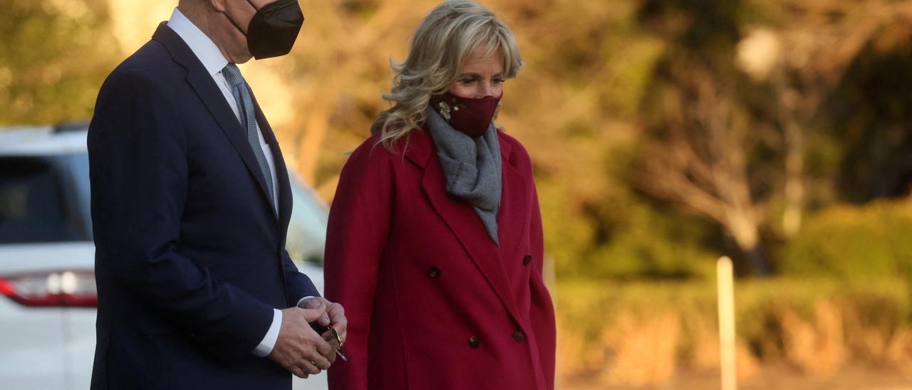 El presidente de Estados Unidos, Joe Biden, junto a su esposa Jill.