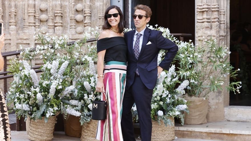 Si llevas gafas de sol a una boda, te equivocas: estos son los errores más comunes que cometemos como invitados