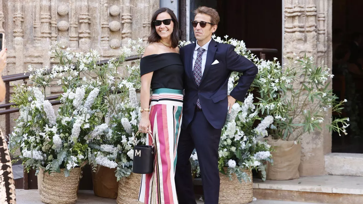 Si llevas gafas de sol a una boda, te equivocas: estos son los errores más comunes que cometemos como invitados