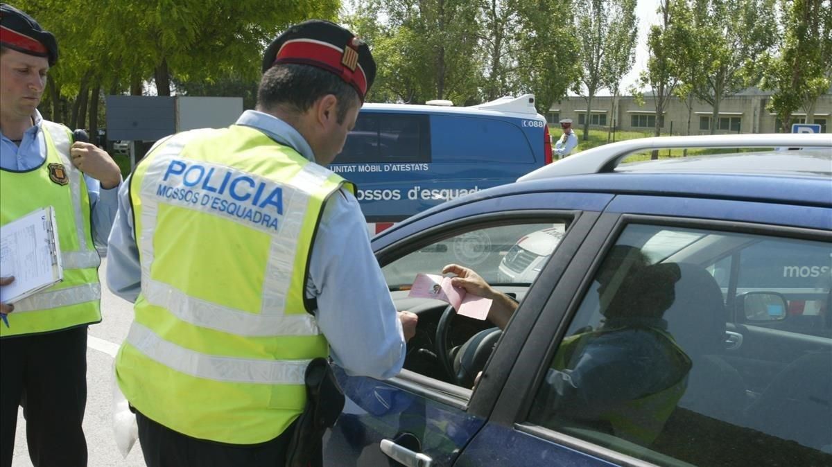 zentauroepp8306582 vallcarca 5 6 2008 los mossos d esquadra realizan controles 200622145007 zentauroepp8306582 vallcarca 5 6 2008 los mossos d esquadra realizan controles 200622145007
