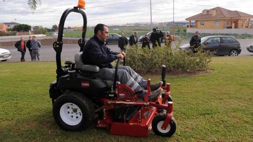 La máquina cortacésped ha costado 8.500 euros.