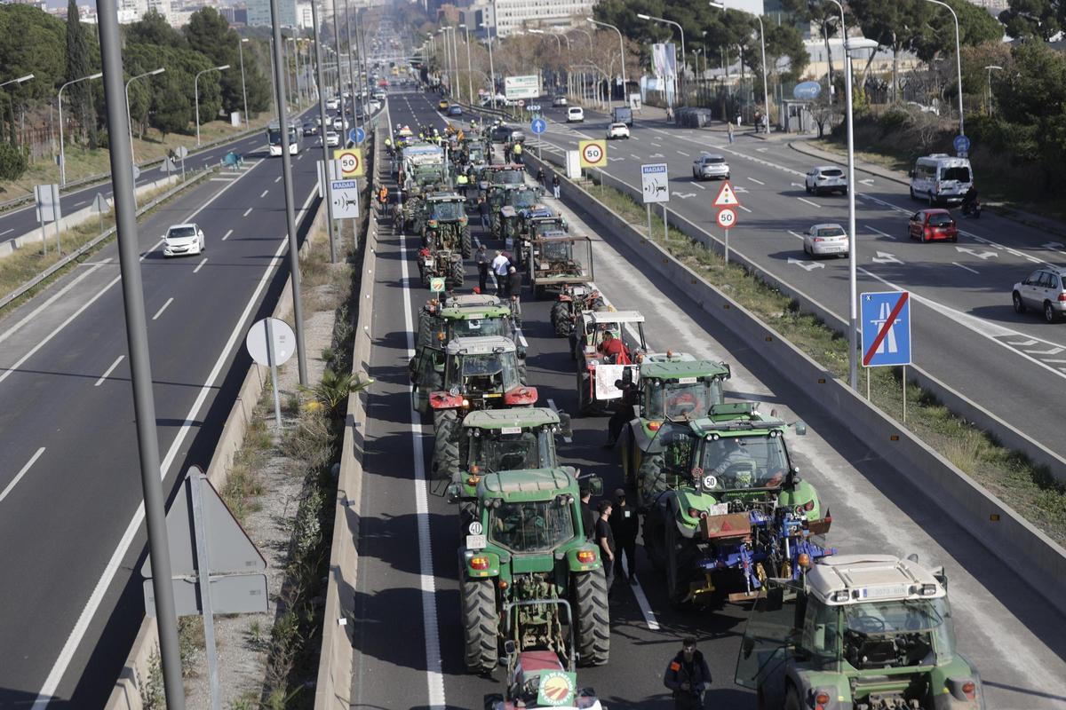 Tractores en la Diagonal de Barcelona