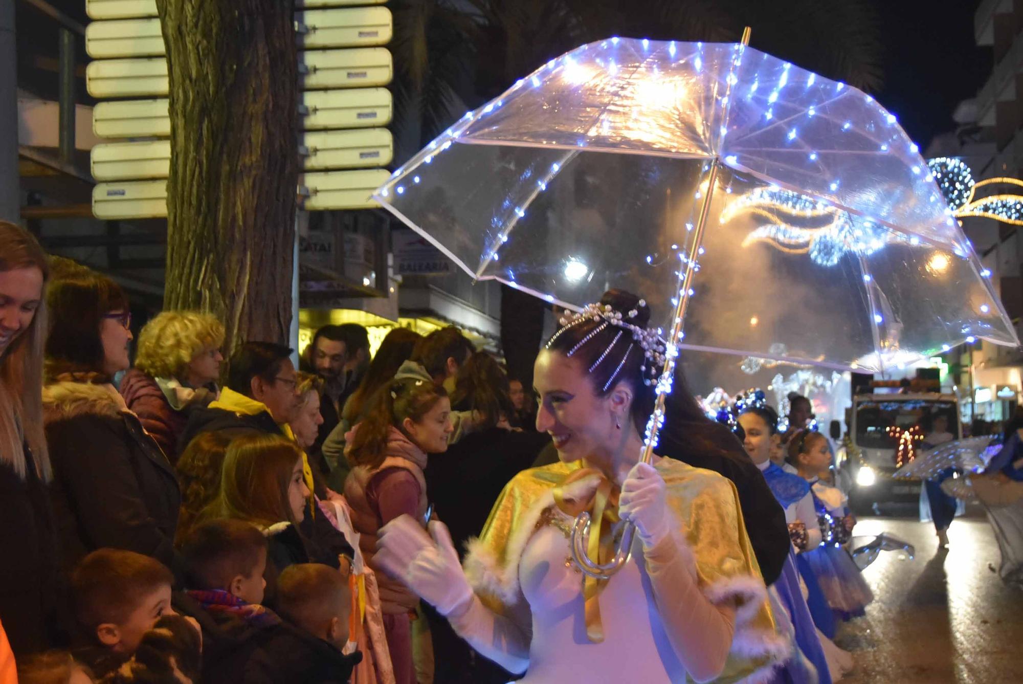 Mira aquí la galería de fotos completa de los Reyes Magos en Santa Eulària